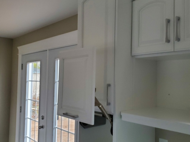 Vertical Lift Hardware