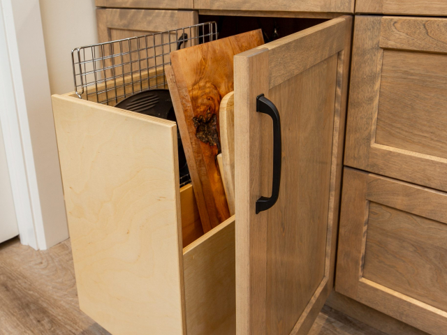 Pull-Out Pan Divider