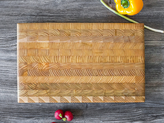 End-grain cutting board