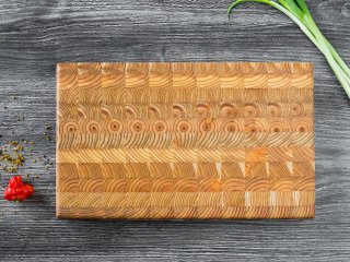 End-grain cutting board