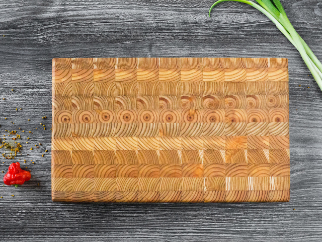 End-grain cutting board