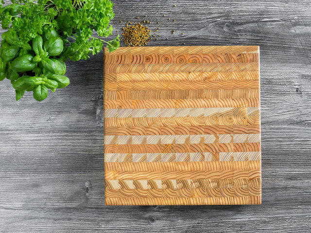 Square end-grain cutting board